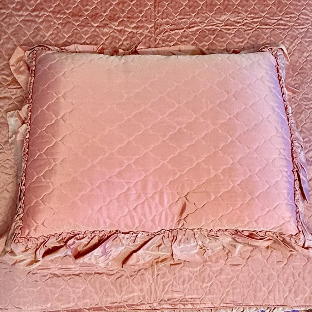 VTG‎ 50s MCM Hollywood Regency Pink Quilted Top Ruffle Sides TWIN Bedspread Sham